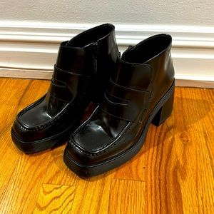 Vagabond Brooke Loafer boots. Size womens 39 (US 9) Stunning classic Hardly worn